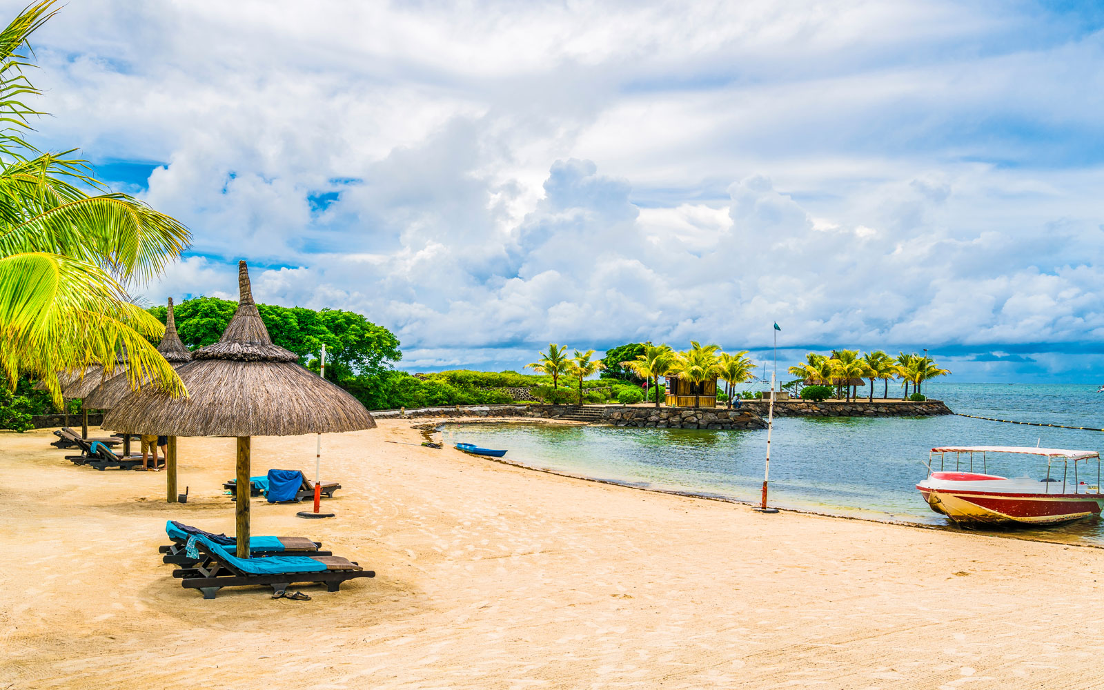 HONEYMOON PACKAGE at Le Grand Bleu Hotel